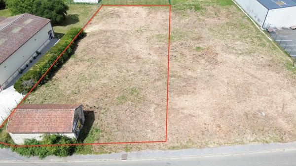 Coulommiers (77120) Terrain de 1939m ² en zone industrielle.