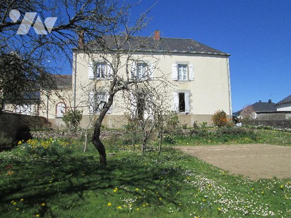 Une maison 5 chambre d'environ 191 m² sur 1004 m² de terrain
