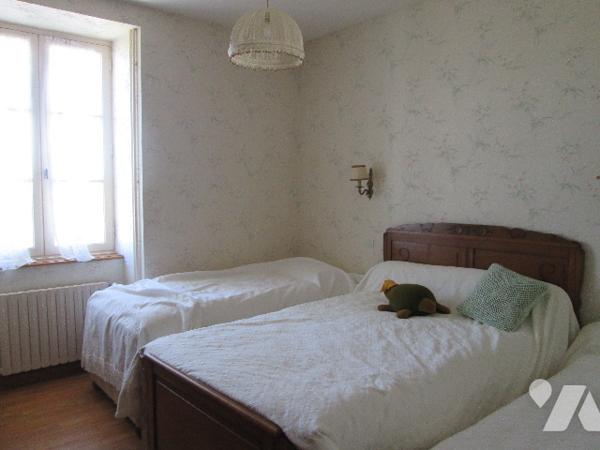 Une maison 5 chambre d'environ 191 m² sur 1004 m² de terrain