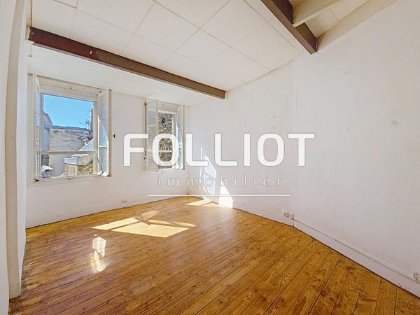 Appartement 3 pièces à vendre au centre-ville de Granville - Réf. 12854JV