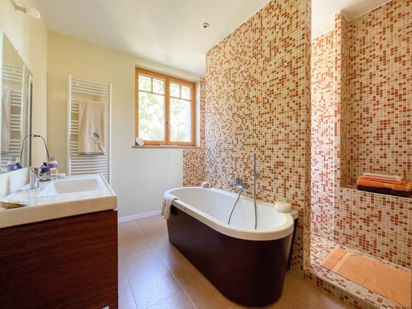 MAISON de 193m2 sur très beau parc de 1600m2