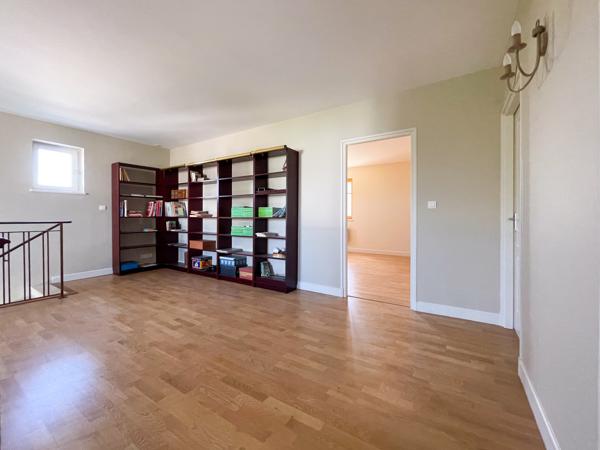 MAISON de 193m2 sur très beau parc de 1600m2