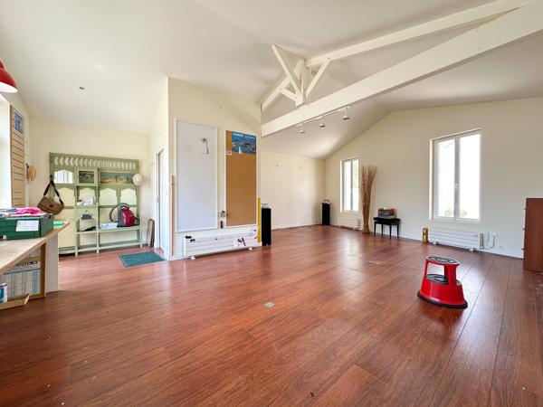 MAISON de 193m2 sur très beau parc de 1600m2