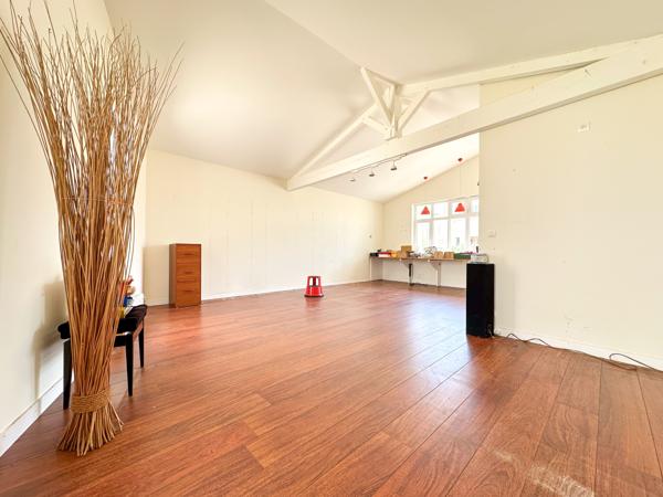 MAISON de 193m2 sur très beau parc de 1600m2