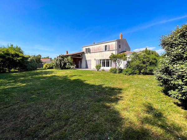 MAISON de 193m2 sur très beau parc de 1600m2