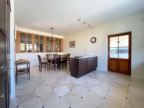 MAISON de 193m2 sur très beau parc de 1600m2