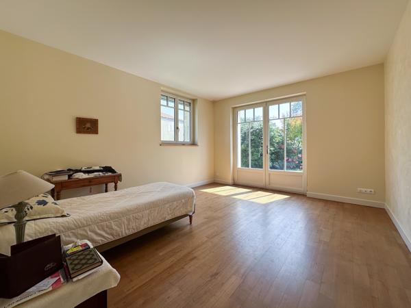MAISON de 193m2 sur très beau parc de 1600m2