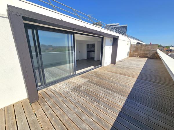 BORDEAUX BARRIÈRE JUDAÏQUE : APPARTEMENT T3 AVEC TERRASSE ET PARKINGS