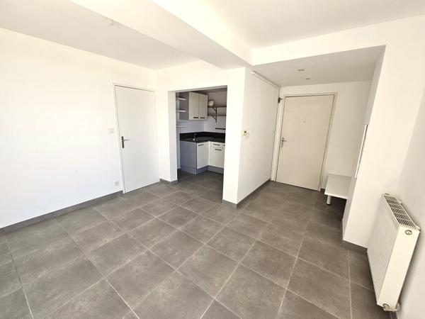 BORDEAUX BARRIÈRE JUDAÏQUE : APPARTEMENT T3 AVEC TERRASSE ET PARKINGS