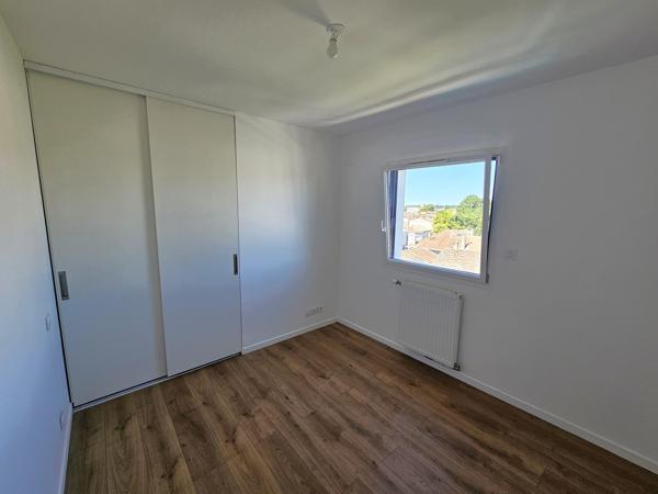 BORDEAUX BARRIÈRE JUDAÏQUE : APPARTEMENT T3 AVEC TERRASSE ET PARKINGS