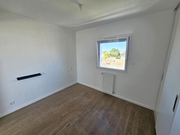 BORDEAUX BARRIÈRE JUDAÏQUE : APPARTEMENT T3 AVEC TERRASSE ET PARKINGS