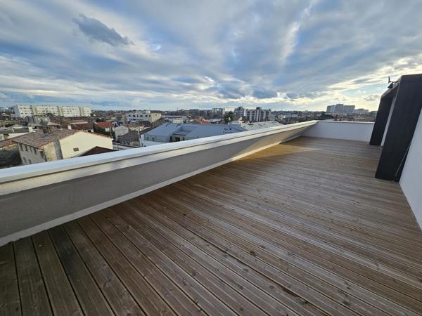 BORDEAUX BARRIÈRE JUDAÏQUE : APPARTEMENT T3 AVEC TERRASSE ET PARKINGS