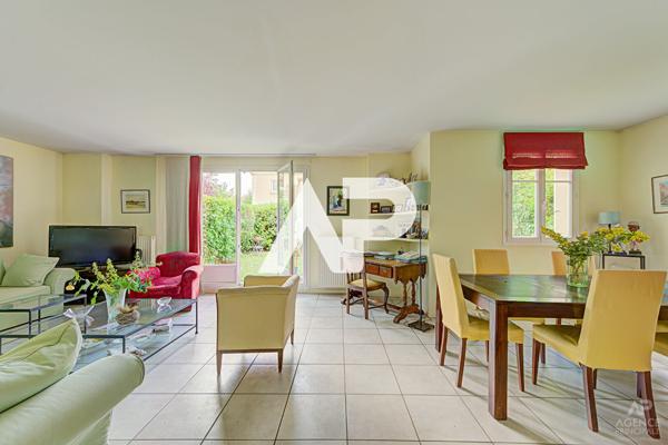 Maison Rueil Malmaison 6 pièce(s) 127m2 950 000 € **  - Référence  18578