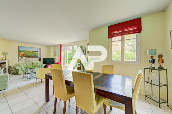 Maison Rueil Malmaison 6 pièce(s) 127m2 950 000 € **  - Référence  18578