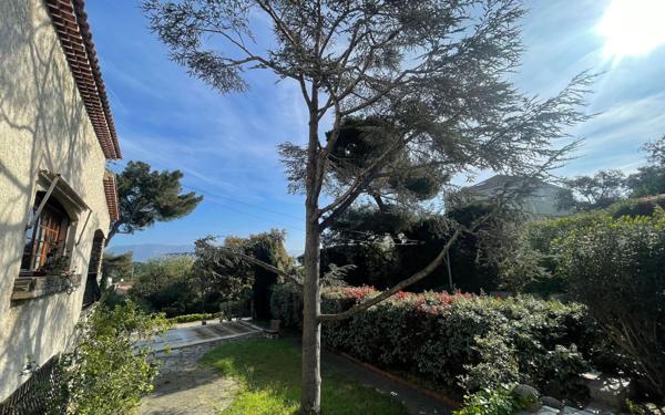 Maison à vendre    7 pièces •  La Seyne-sur-Mer