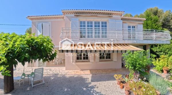 Grande villa familiale 6 chambres vue dégagée