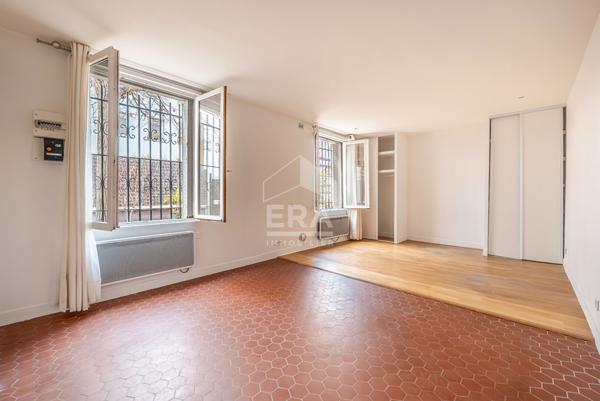 Appartement Paris 1 pièce(s) 27.49 m2