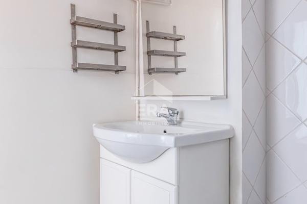 Appartement Paris 1 pièce(s) 27.49 m2