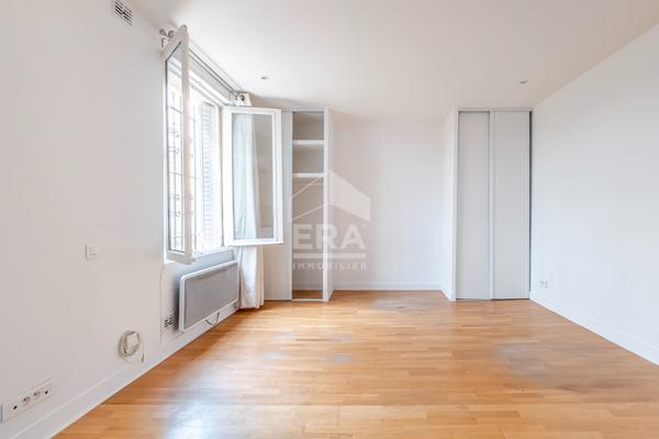 Appartement Paris 1 pièce(s) 27.49 m2