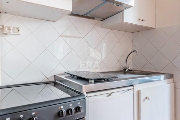 Appartement Paris 1 pièce(s) 27.49 m2