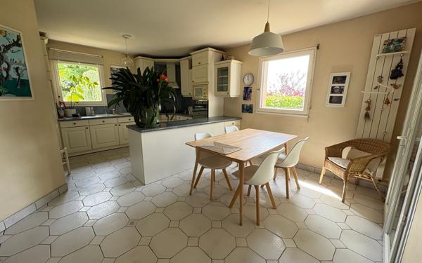 Maison à vendre    5 pièces • 161 m2 Guérande