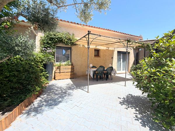 À VENDRE EN EXCLUSIVITE 13610 LE PUY SAINTE REPARADE MAISON TYPE 5 PIECES D'ENVIRON 86M² LOI CARREZ (116M² AU SOL) AVEC JARDINET ET UNE PLACE DE STATIONNEMENT