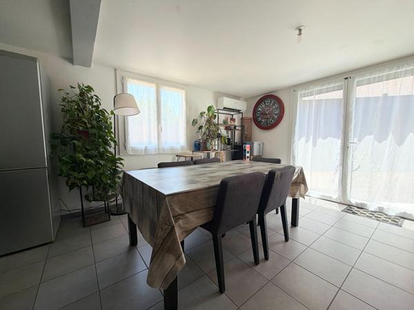 À VENDRE EN EXCLUSIVITE 13610 LE PUY SAINTE REPARADE MAISON TYPE 5 PIECES D'ENVIRON 86M² LOI CARREZ (116M² AU SOL) AVEC JARDINET ET UNE PLACE DE STATIONNEMENT