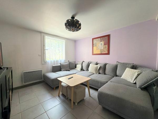 À VENDRE EN EXCLUSIVITE 13610 LE PUY SAINTE REPARADE MAISON TYPE 5 PIECES D'ENVIRON 86M² LOI CARREZ (116M² AU SOL) AVEC JARDINET ET UNE PLACE DE STATIONNEMENT