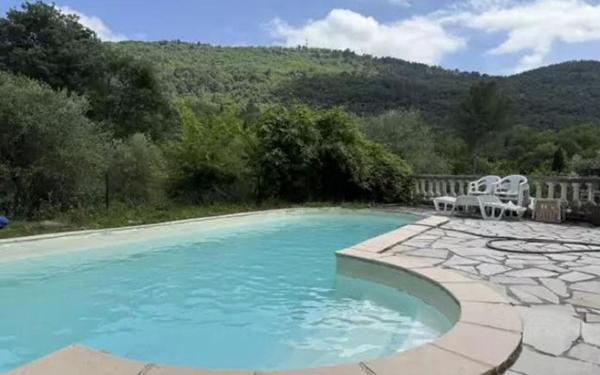 Maison à vendre    4 pièces • 80 m2 Le Bar-sur-Loup