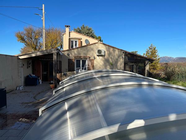 VILLA À PUIMOISSON TYPE 5 SUR 1687M2 DE JARDIN AVEC PISCINE VUE IMPRENABLE DEPENDANCE GARAGE