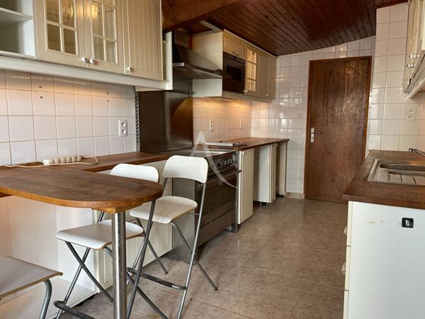 VILLA À PUIMOISSON TYPE 5 SUR 1687M2 DE JARDIN AVEC PISCINE VUE IMPRENABLE DEPENDANCE GARAGE