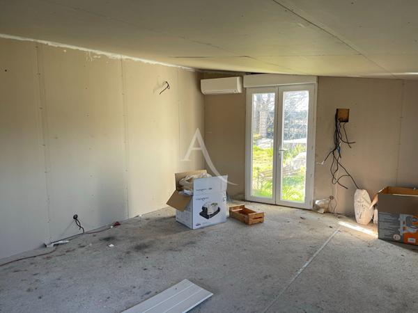 VILLA À PUIMOISSON TYPE 5 SUR 1687M2 DE JARDIN AVEC PISCINE VUE IMPRENABLE DEPENDANCE GARAGE