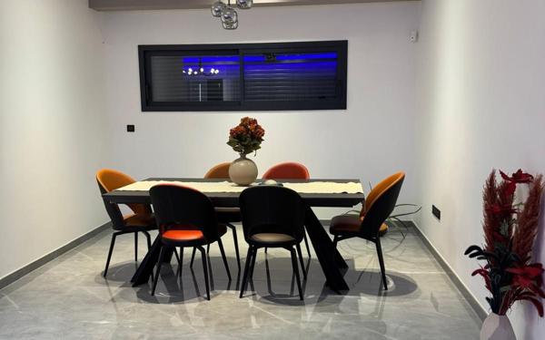 Maison à vendre    6 pièces • 229,30 m2 Pechbonnieu