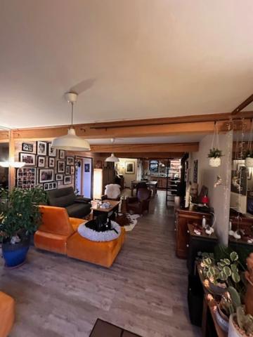 Propriete à vendre 6 pièces PUY GUILLAUME (63)