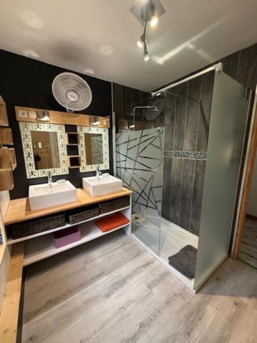 Propriete à vendre 6 pièces PUY GUILLAUME (63)