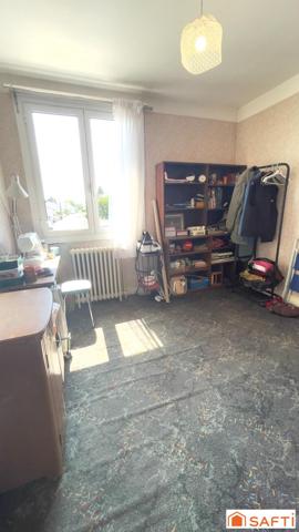 Entre le POLE SANTE et le LECLERC