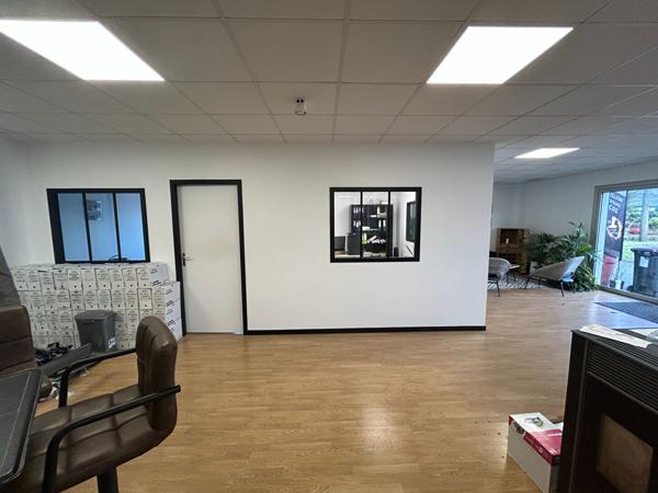 A LOUER - VITRE - BUREAUX OU LOCAL COMMERCIAL , Vitre A LOUER - VITRE - BUREAUX OU LOCAL COMMERCIAL , Vitre