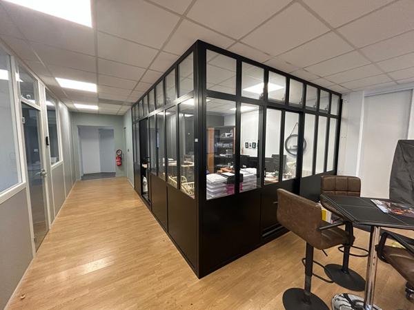 A LOUER - VITRE - BUREAUX OU LOCAL COMMERCIAL , Vitre A LOUER - VITRE - BUREAUX OU LOCAL COMMERCIAL , Vitre