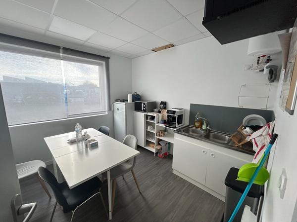A LOUER - VITRE - BUREAUX OU LOCAL COMMERCIAL , Vitre A LOUER - VITRE - BUREAUX OU LOCAL COMMERCIAL , Vitre