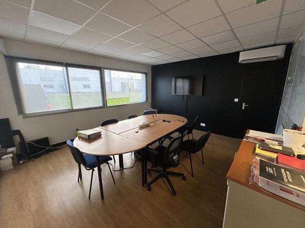 A LOUER - VITRE - BUREAUX OU LOCAL COMMERCIAL , Vitre A LOUER - VITRE - BUREAUX OU LOCAL COMMERCIAL , Vitre