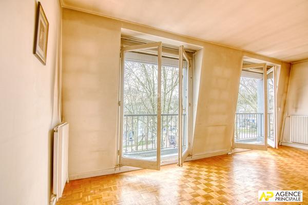 Versailles Montreuil Appartement dernier étage -4 pièces 79.44 m2 €498 000 ** - Référence 27566
