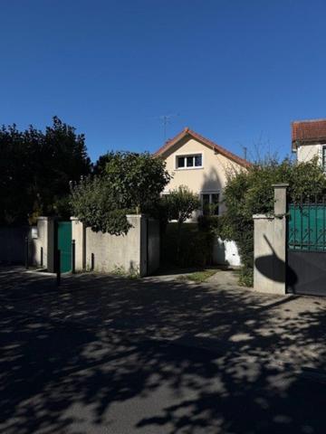 Maison familiale vue apaisante sur la Marne