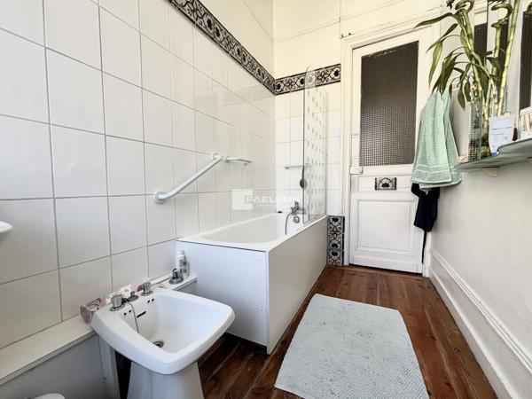 Immeuble à Lille - Réf. nv5581ee