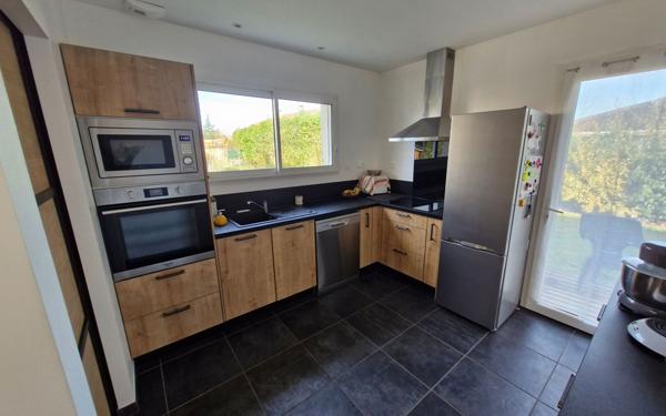 Maison à vendre    4 pièces •  Lesgor