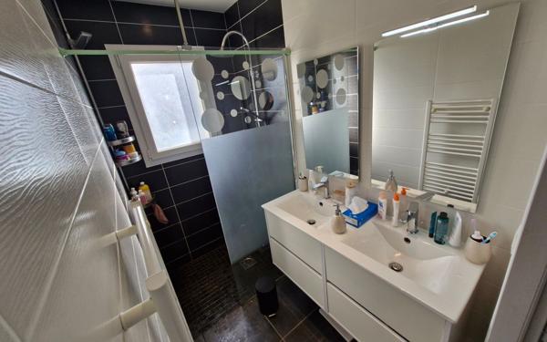 Maison à vendre    4 pièces •  Lesgor