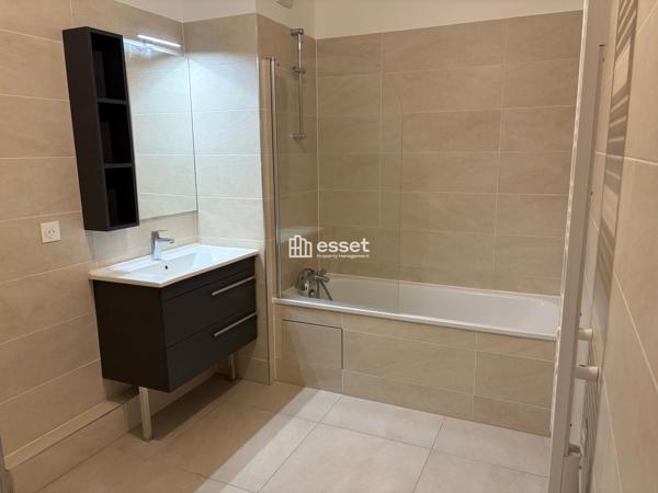 Location Appartement 3 pièces 56.12 m² - Clichy 92110