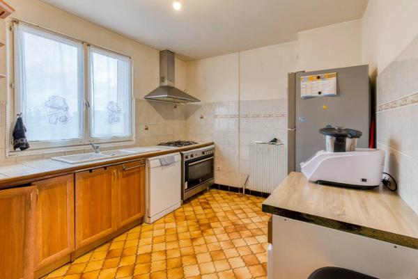 Maison à Peronnas avec de grands volumes