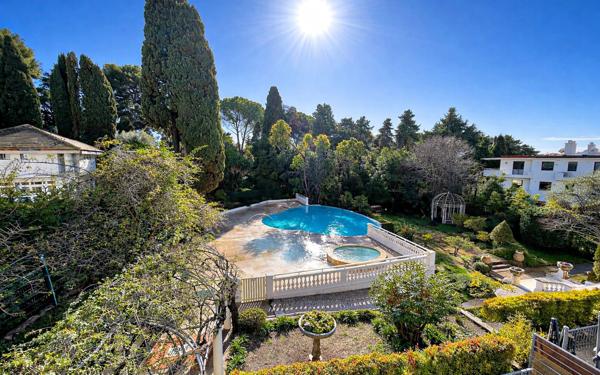 Appartement à vendre    5 pièces • 147,28 m2 Cannes