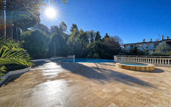 Appartement à vendre    5 pièces • 147,28 m2 Cannes