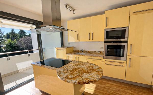 Appartement à vendre    5 pièces • 147,28 m2 Cannes